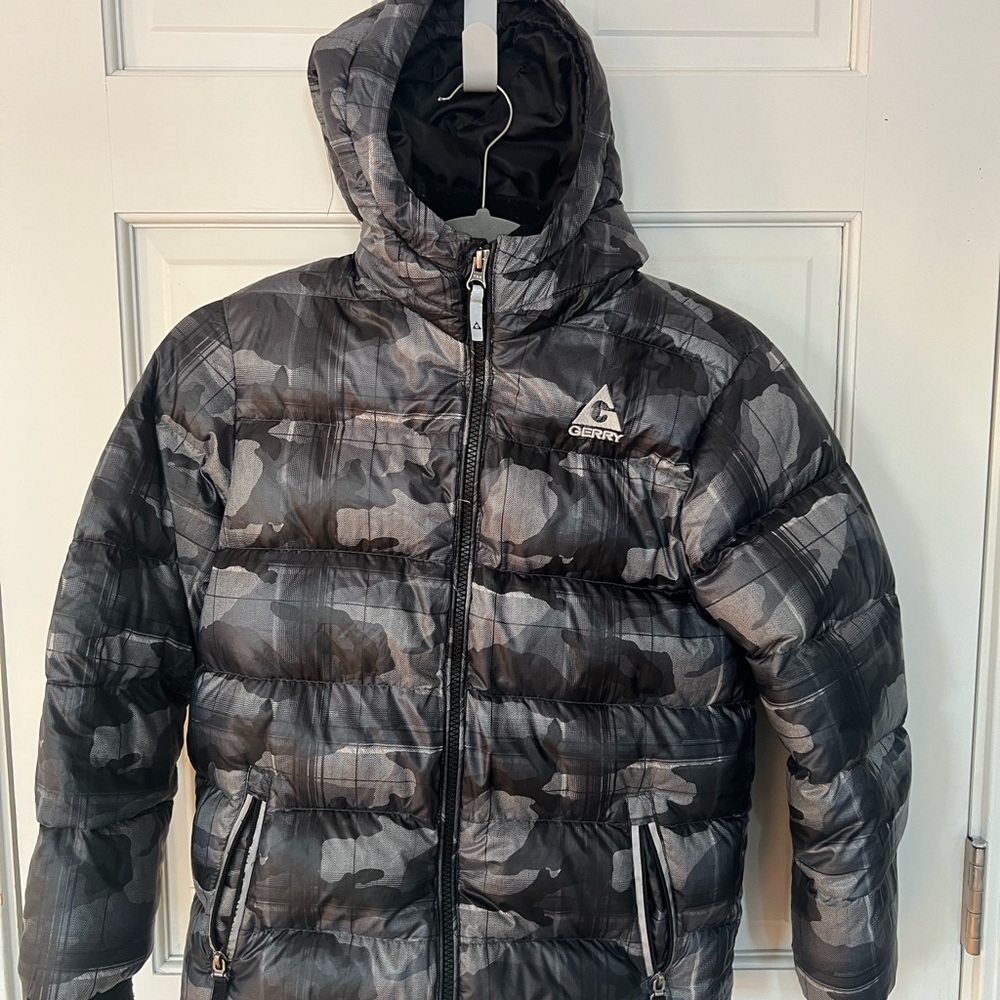 Gerry Camo Puffer Jacket - Black & Grey